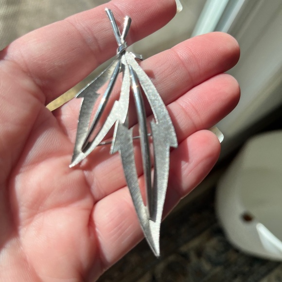 Vintage Triari Silver Brooch Pin - Picture 3 of 6